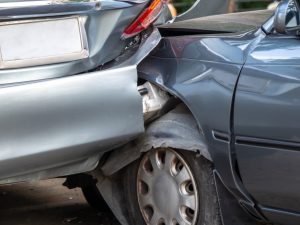 Colisión entre dos vehículos